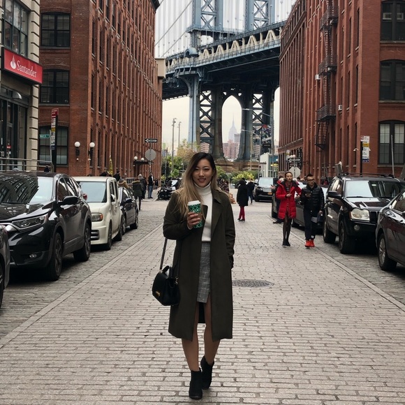 Meet your Posher, Stephanie (the impulse buyer) - Picture 2 of 3